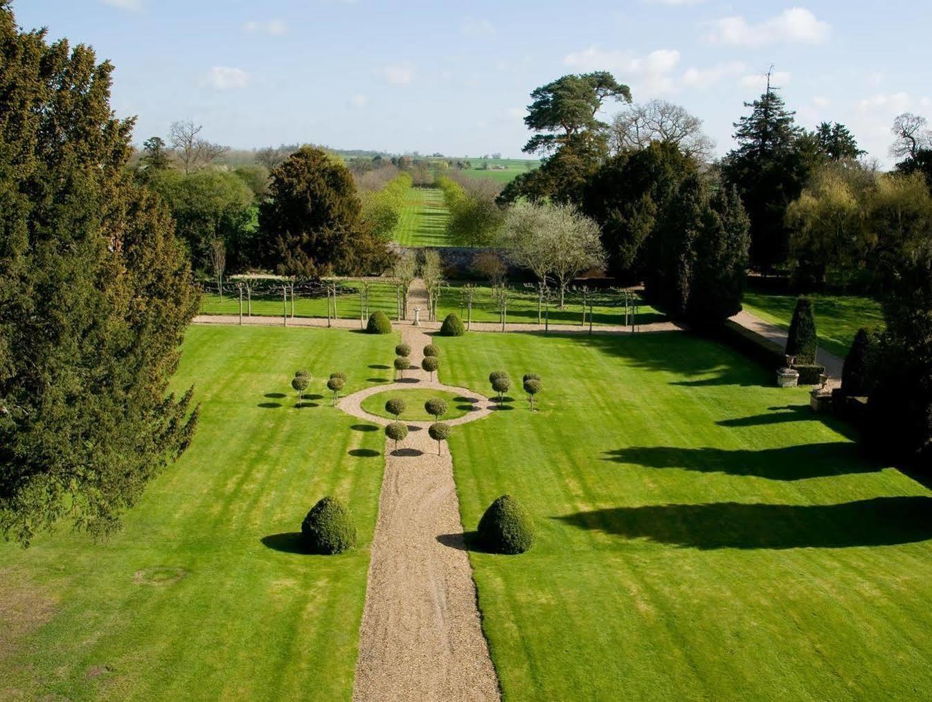 Chicheley Hall Exterior foto