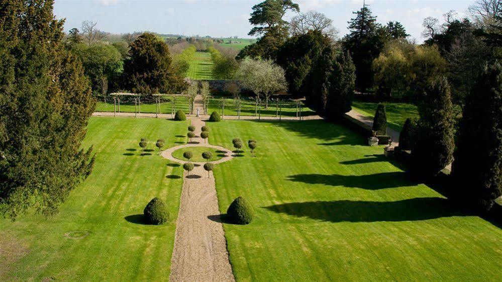 Chicheley Hall Exterior foto